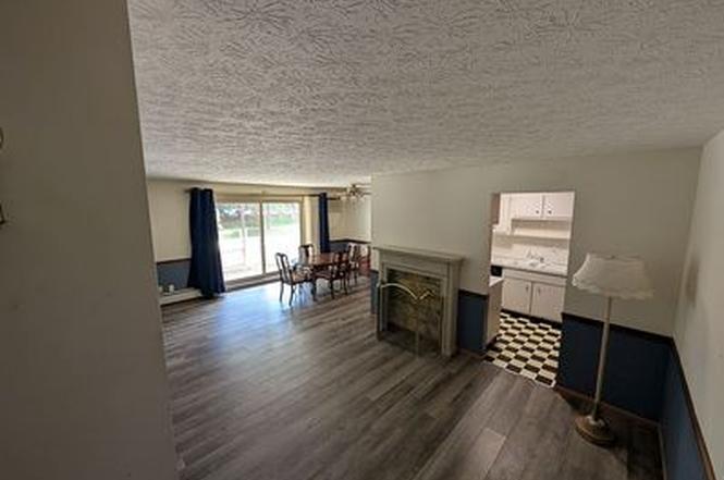 521 Tollis Pkwy
