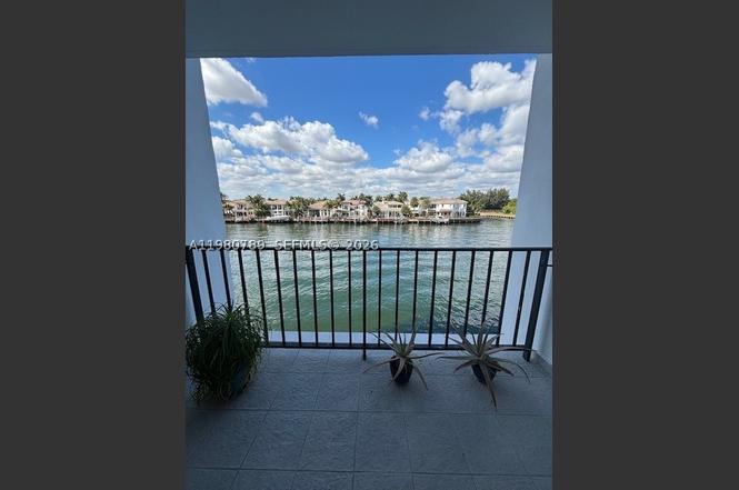 1400 S Ocean Dr #304