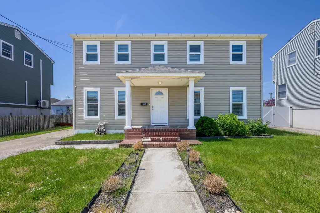 606 N Dudley Ave