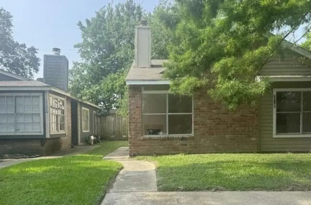 5518 Farley Dr