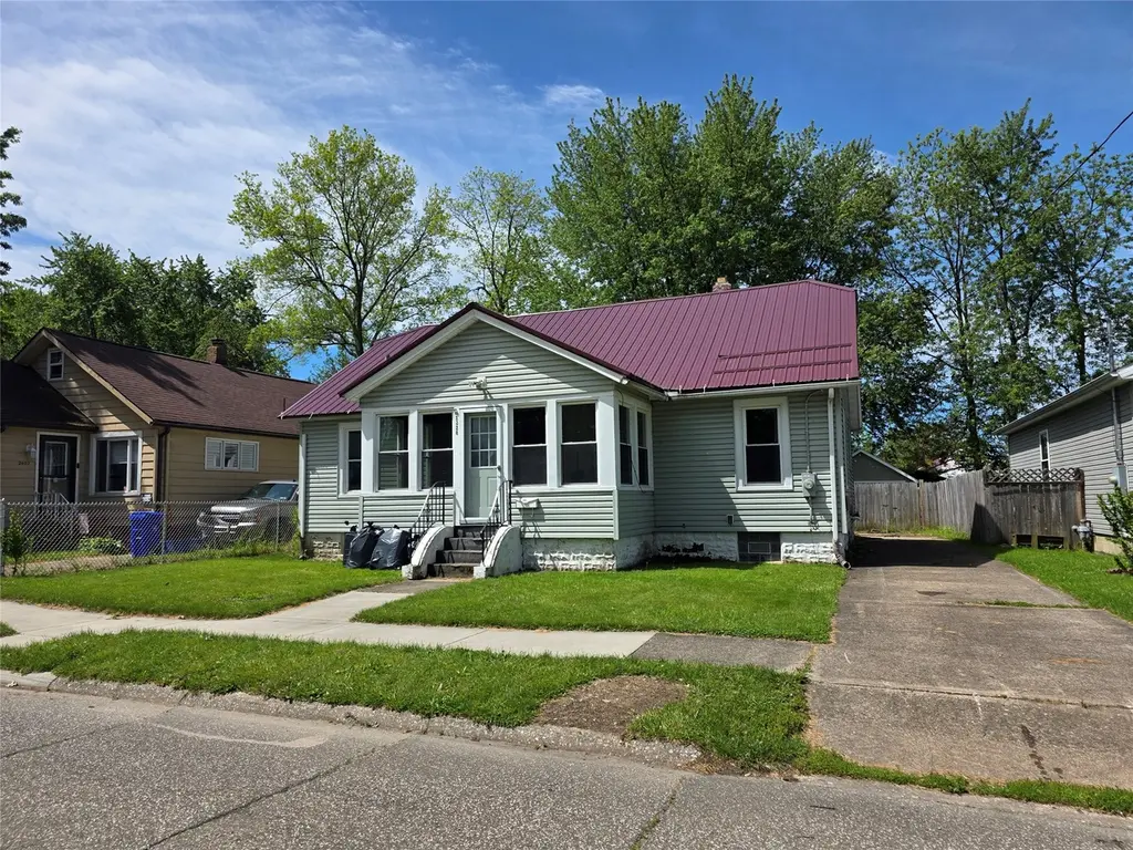 2328 Camphausen Ave