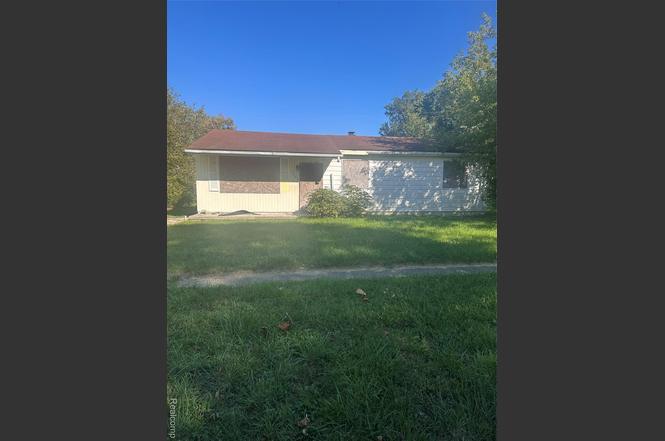 6242 Palmetto Dr
