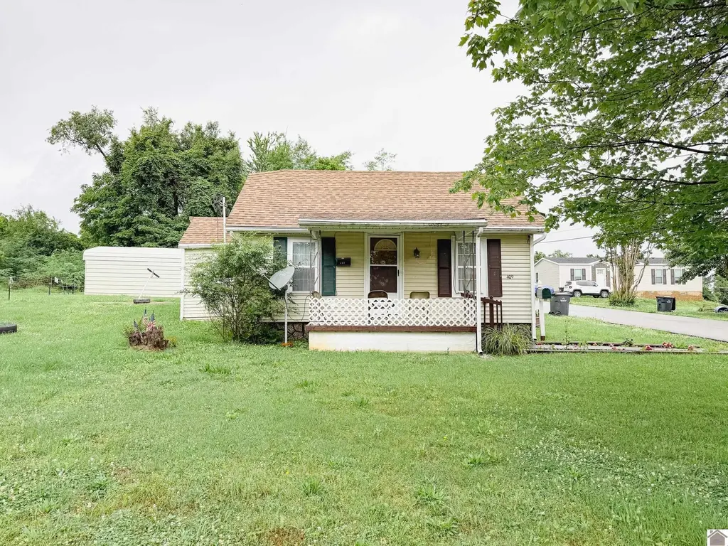409 Willow Ln