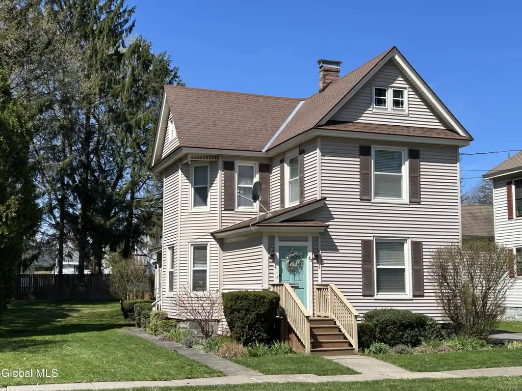 83 Kingsboro Ave