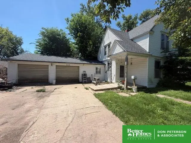 209 E Main St