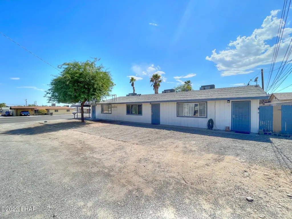 1412 W Agency Ave