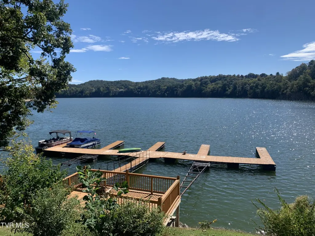 15 Lake Village Ct #15