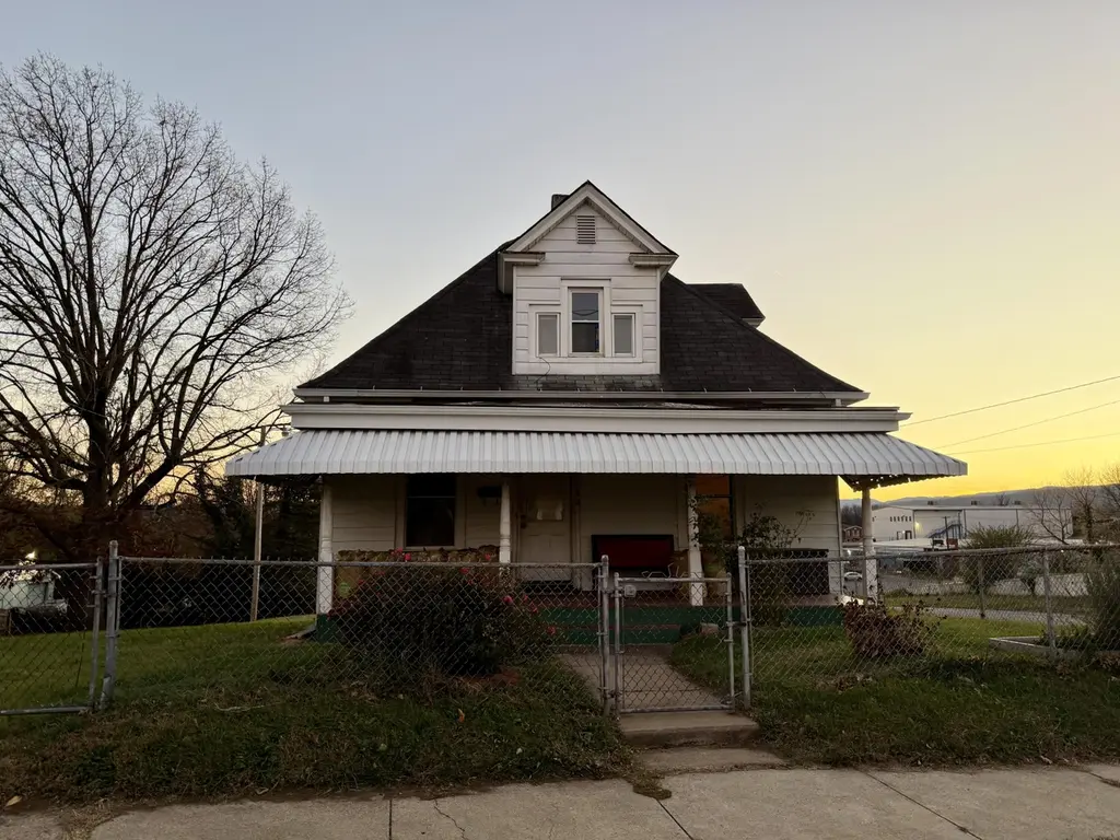 1730 Moorman Ave NW