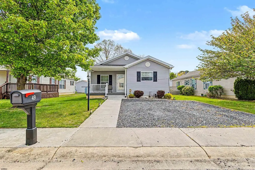 49 Dogwood Ln