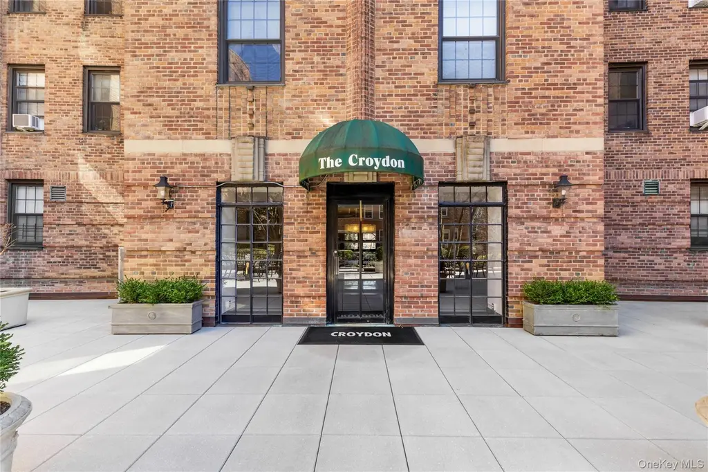 35 Parkview Ave Unit 1D