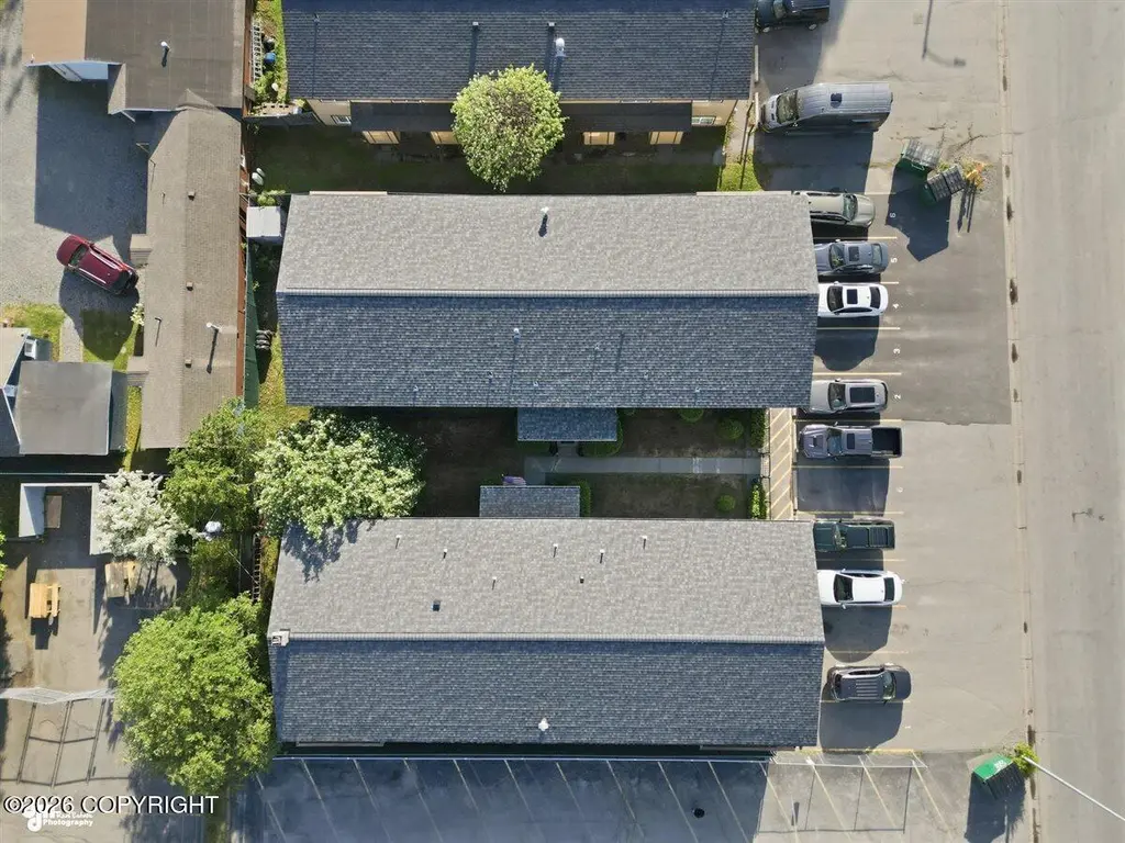 824 W 25TH Ave