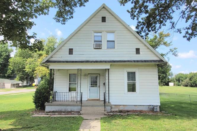 2105 Elizabeth St