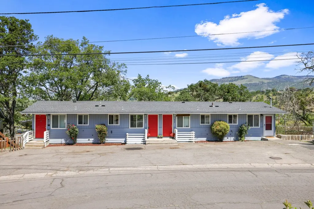 431 Elm St
