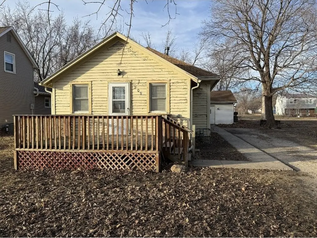 209 E Veterans Rd