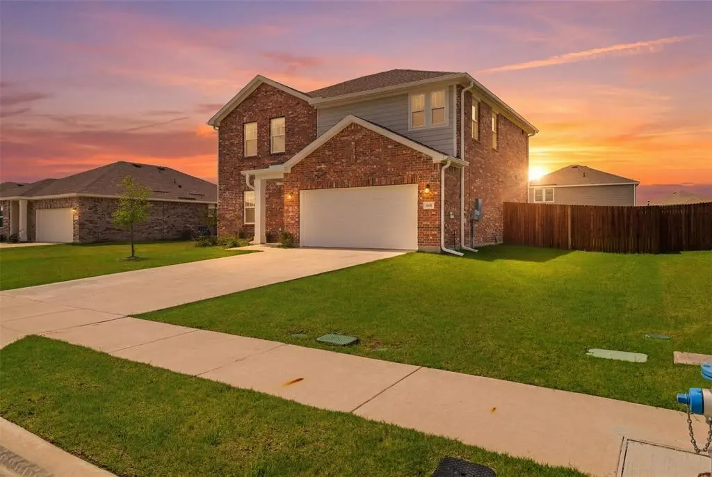 831 Lexington Ln