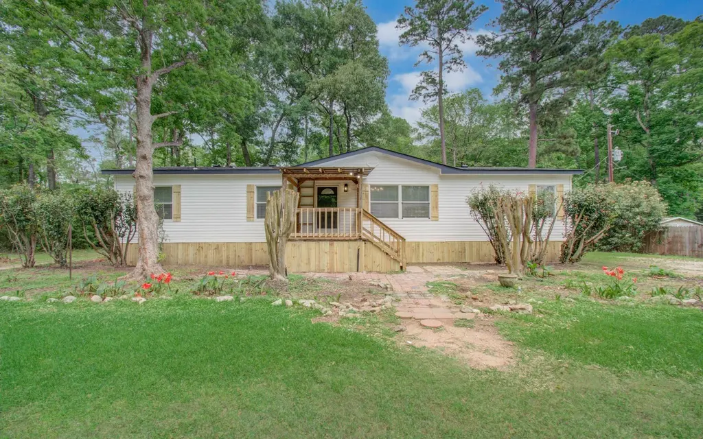 4537 Grand Oaks Dr