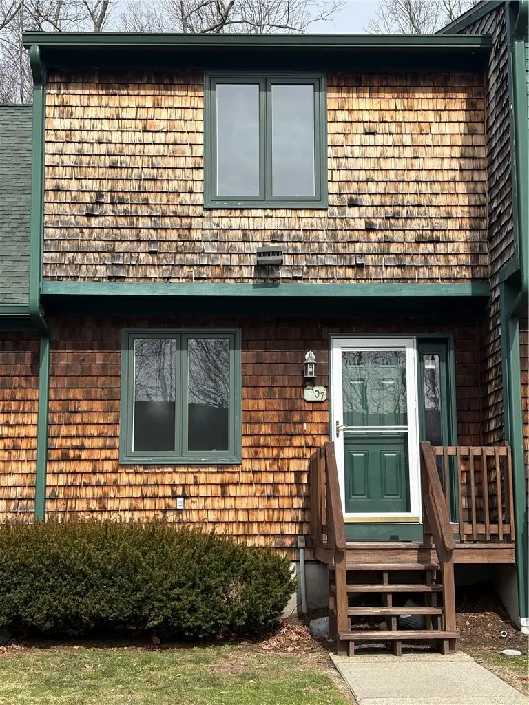 107 Arthurs Way #107