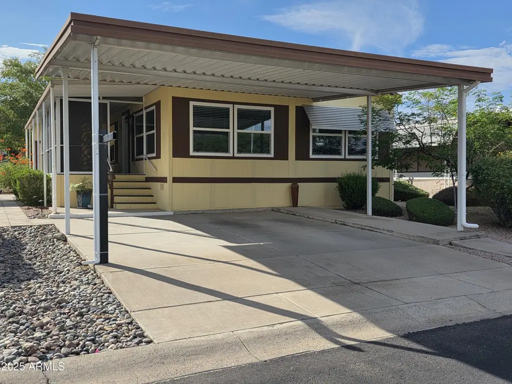2233 E Behrend Dr #219