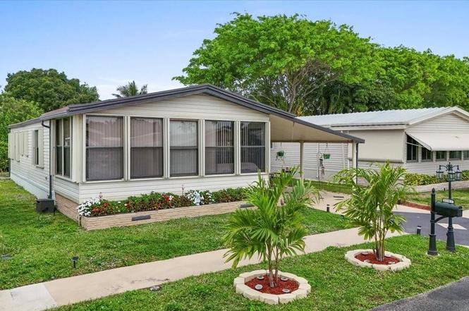 5343 NW 4th Ter