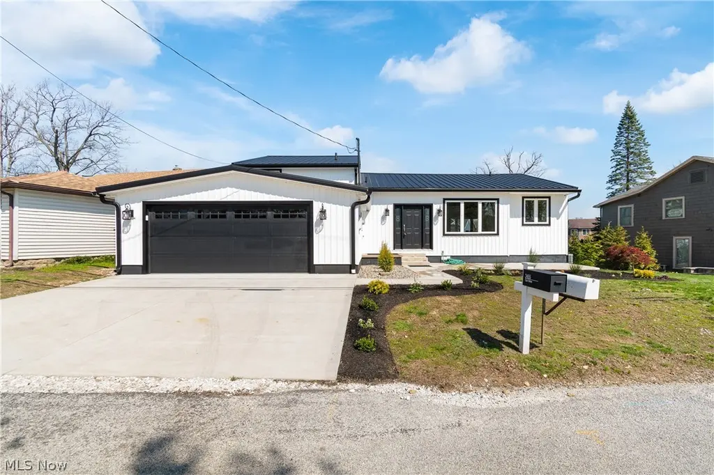 253 Aqua Blvd