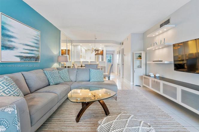 450 Paradise Isle Blvd #204