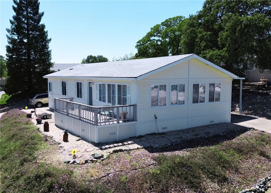 390 Stoneridge