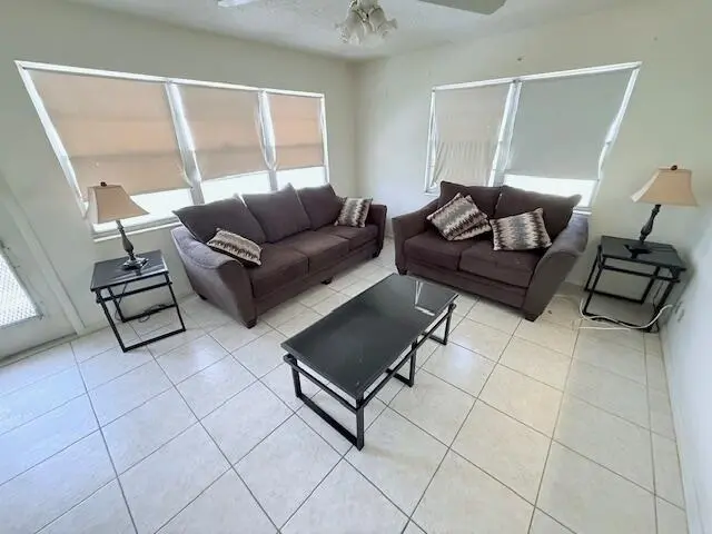 128 Upminster F Cres