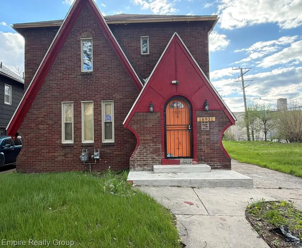 16931 Prairie St