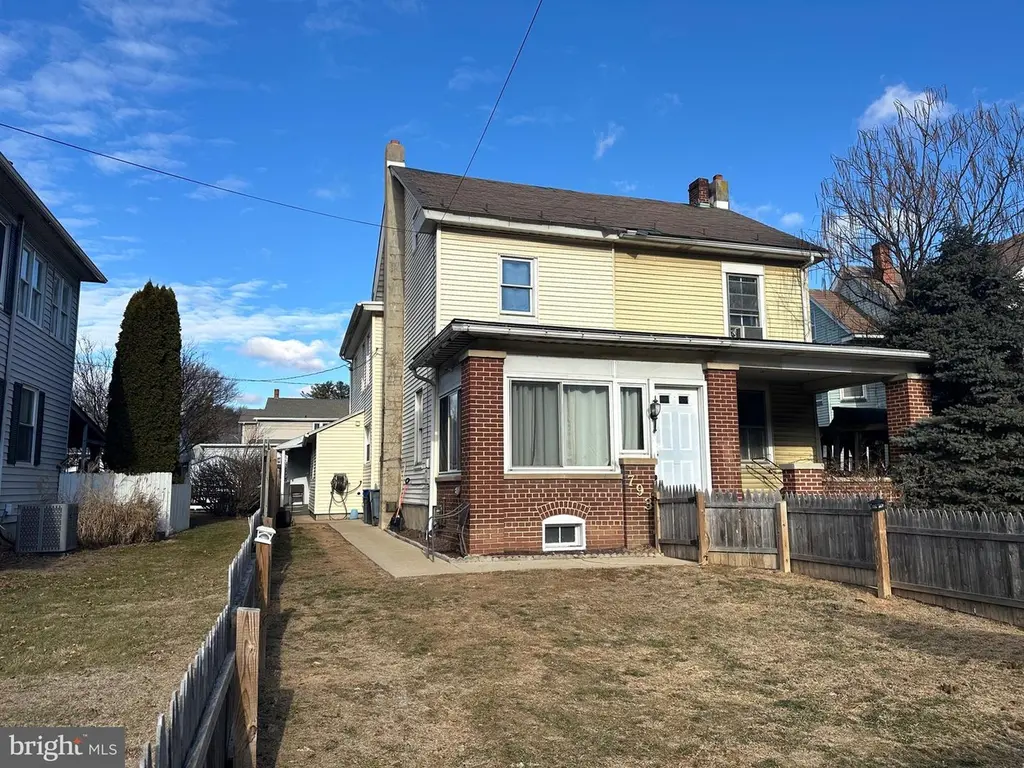 793 Delaware Ave