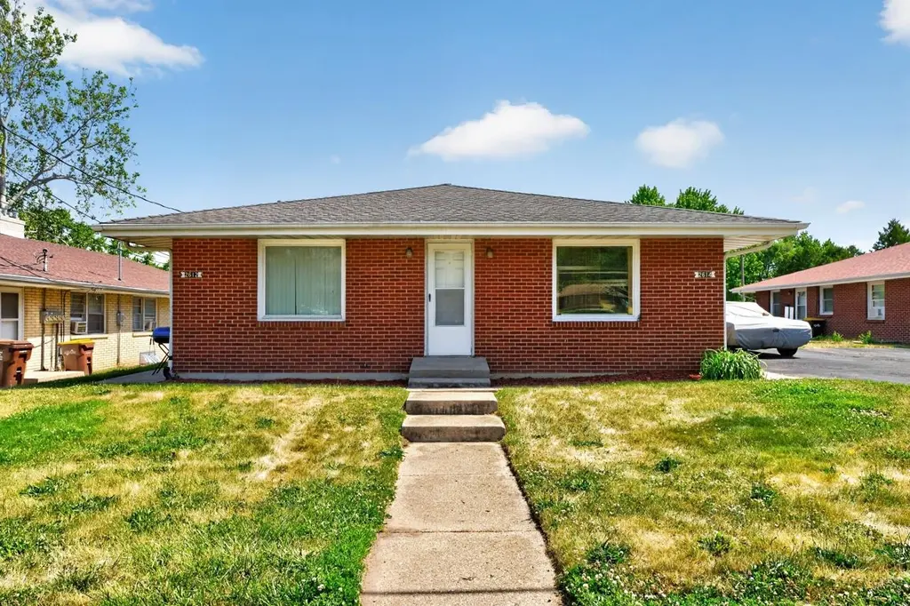 2611 Canterbury Ln