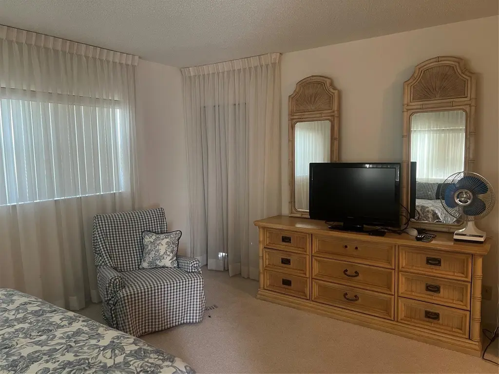 1425 Atlantic Shores Blvd #601
