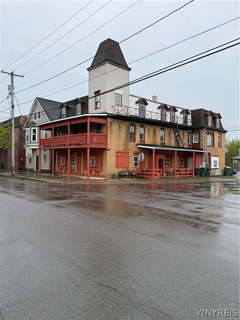 101 Main St