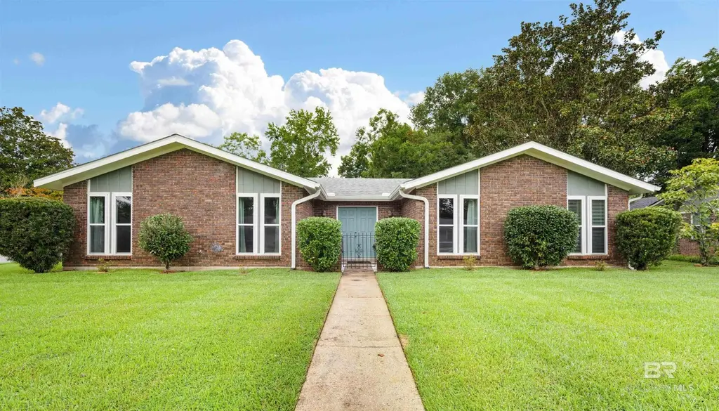 2274 E Christopher Dr