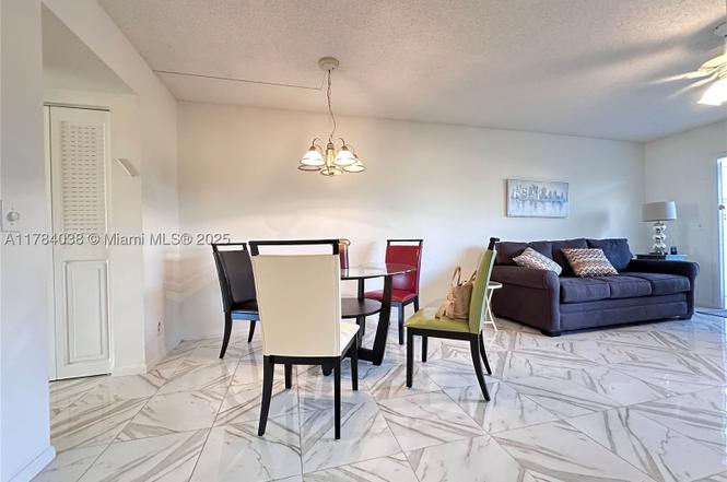 569 N Fanshaw N #569