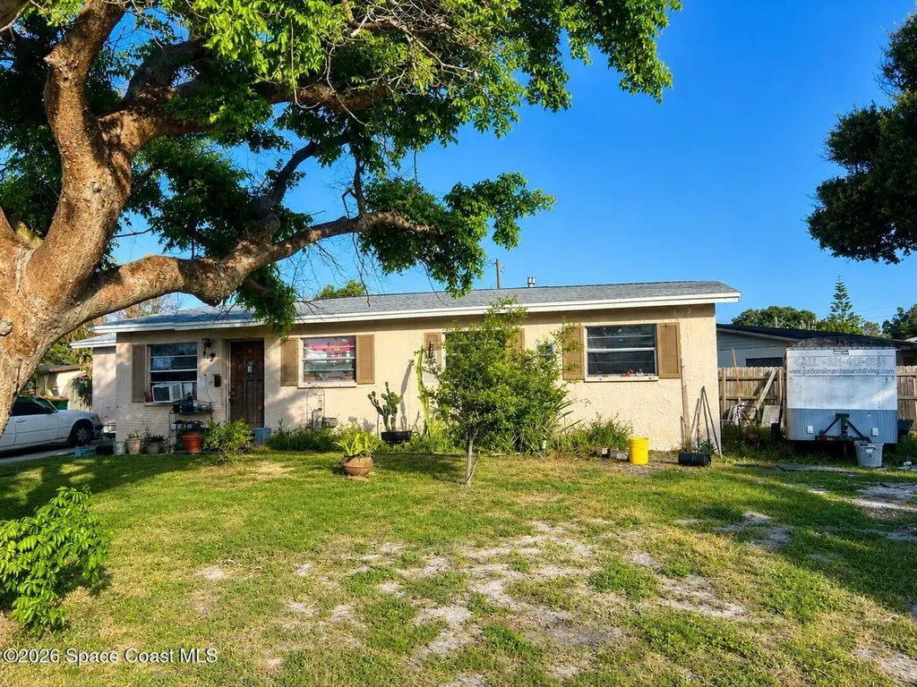 801 Poplar Ln