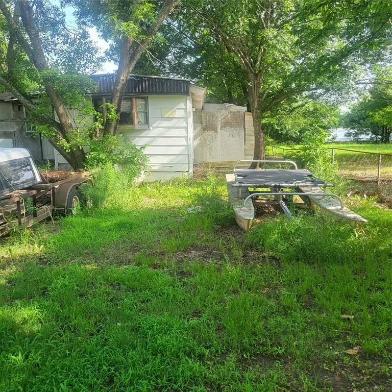2457 Elmwood Dr