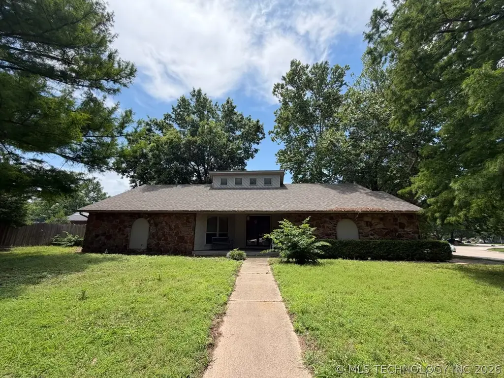 1705 W Jackson Pl