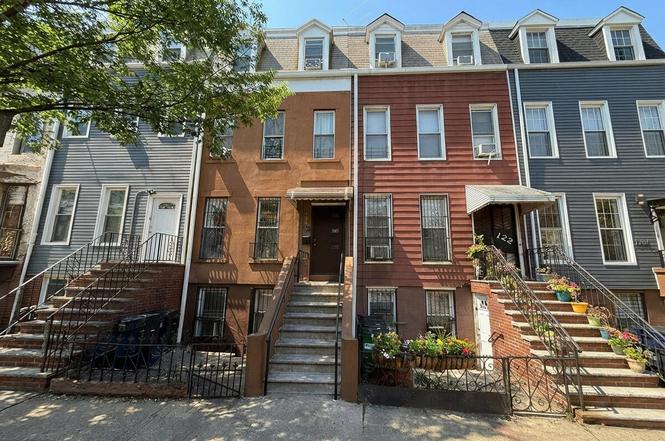 124 Hall St