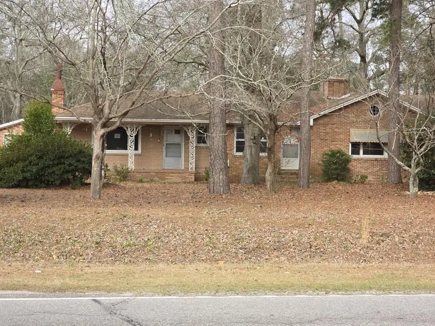 1262 N Main St