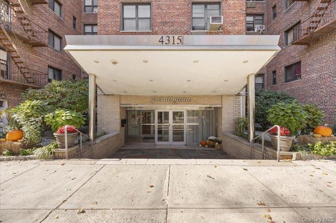4315 Webster Ave Unit 5E