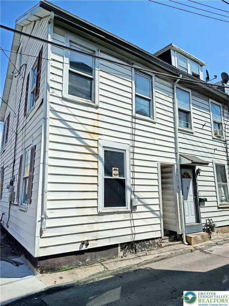 547 N Silk St