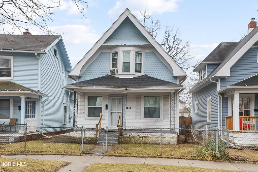 1251 Norwood Ave