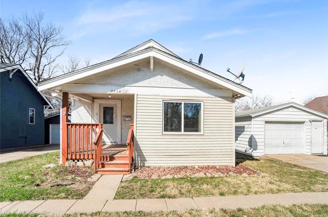 2720 Glover Ave