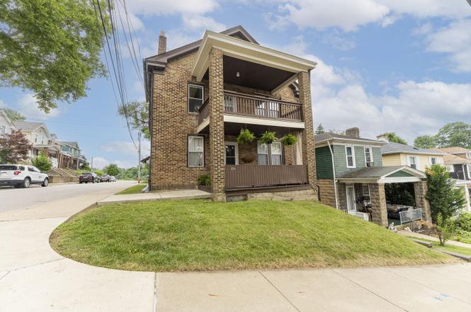 3031 Pinehurst Ave