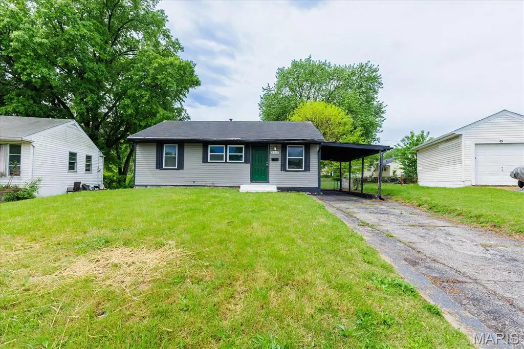 332 Banff Cir