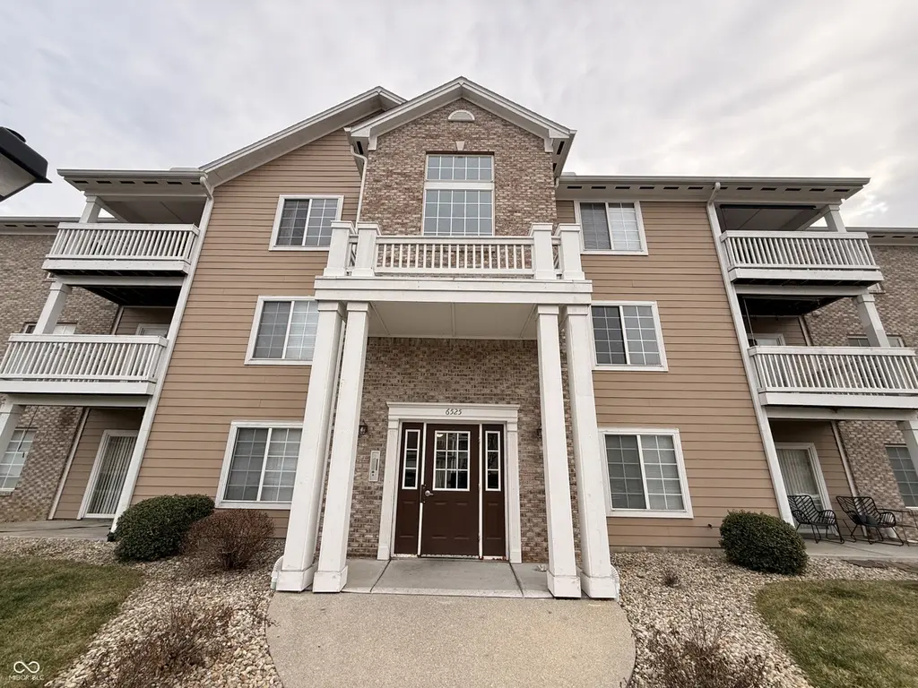 6525 Emerald Hill Ct #206