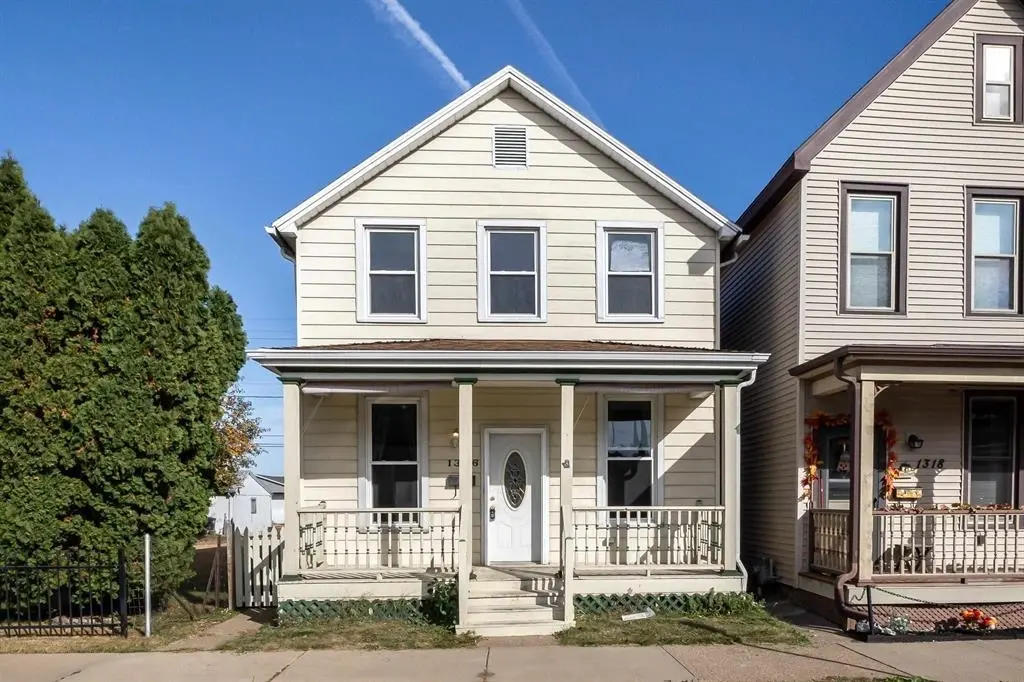 1326 Elm St