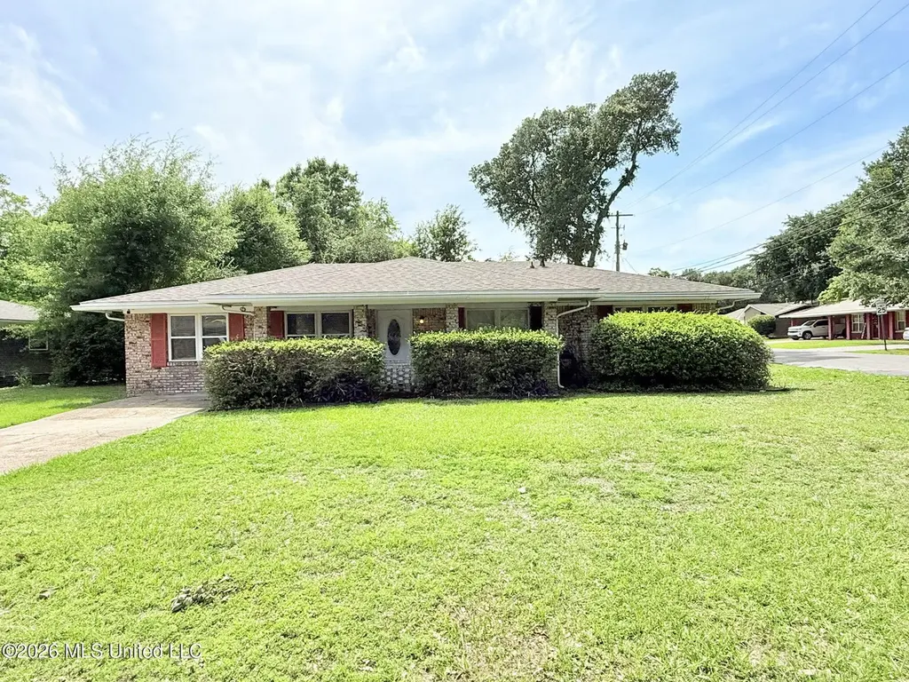 331 Greenwood Dr