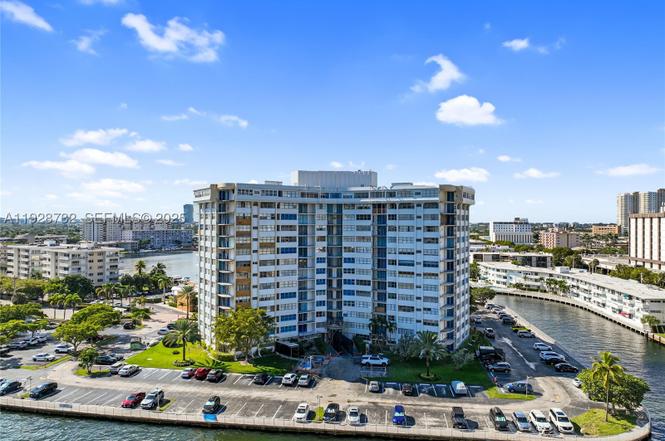100 Golden Isles Dr Ph 6