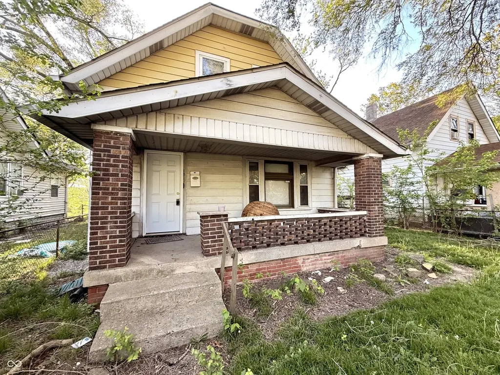 1811 N Dexter St